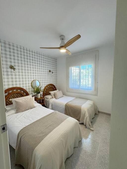 Nuevo Torrox Deluxe Beach & Piscina Kültér fotó