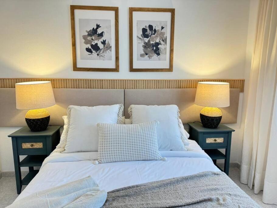 Nuevo Torrox Deluxe Beach & Piscina Kültér fotó