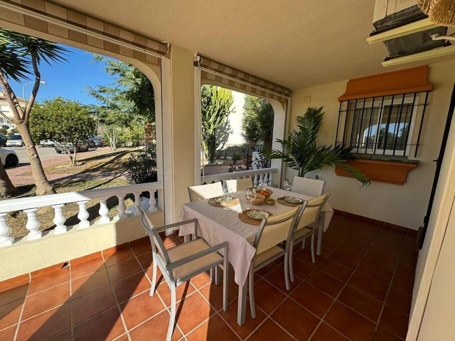 Nuevo Torrox Deluxe Beach & Piscina Kültér fotó