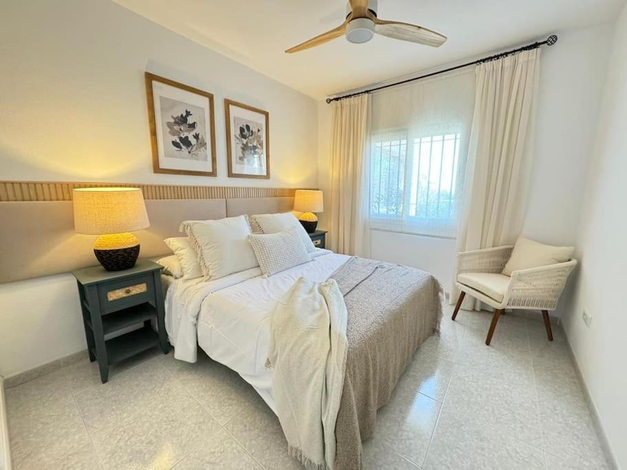 Nuevo Torrox Deluxe Beach & Piscina Kültér fotó