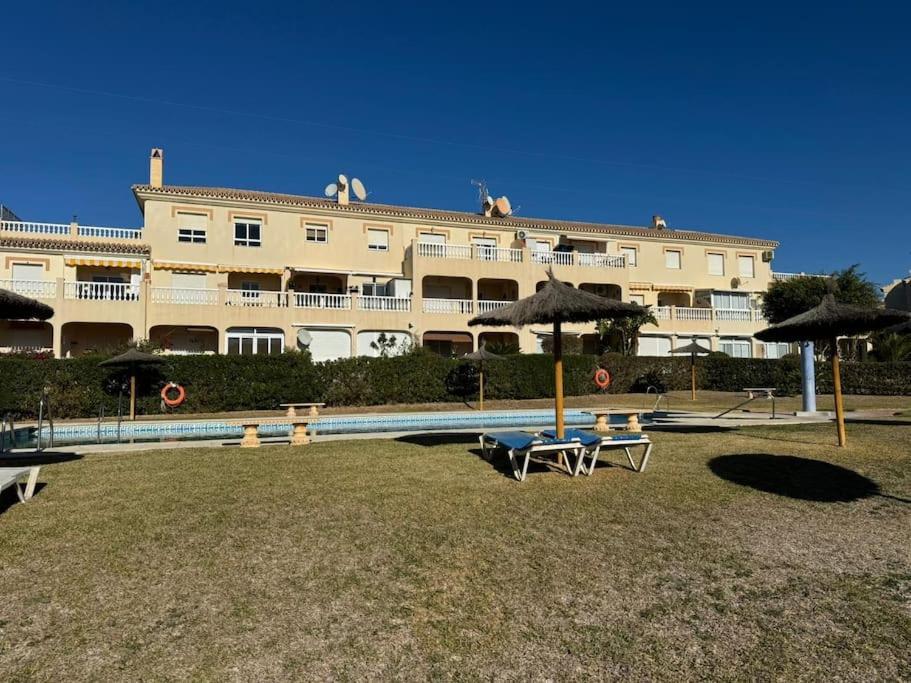 Nuevo Torrox Deluxe Beach & Piscina Kültér fotó