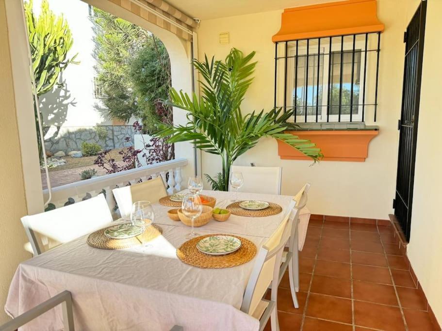 Nuevo Torrox Deluxe Beach & Piscina Kültér fotó