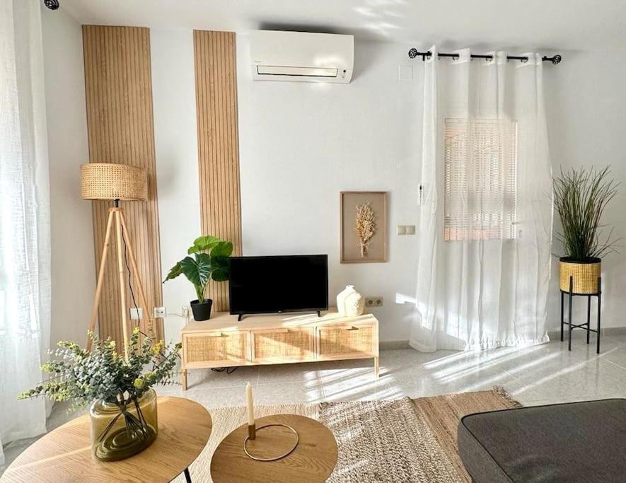 Nuevo Torrox Deluxe Beach & Piscina Kültér fotó