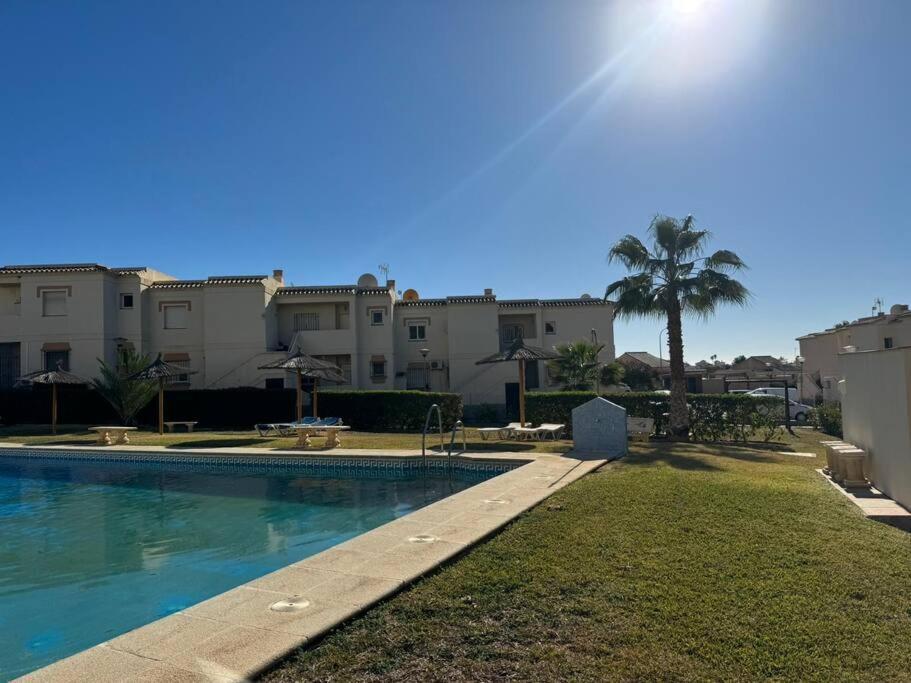 Nuevo Torrox Deluxe Beach & Piscina Kültér fotó
