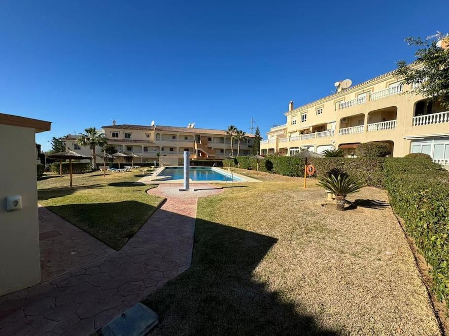 Nuevo Torrox Deluxe Beach & Piscina Kültér fotó