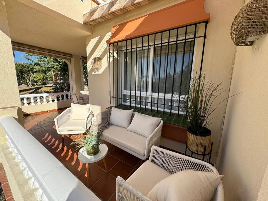 Nuevo Torrox Deluxe Beach & Piscina Kültér fotó